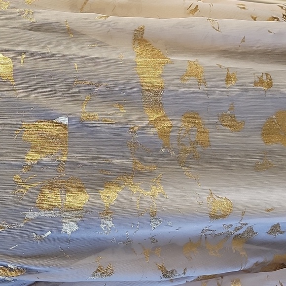 Women's Sheer Cream And Gold  Button-Up Blouse NWOT - Picture 14 of 14